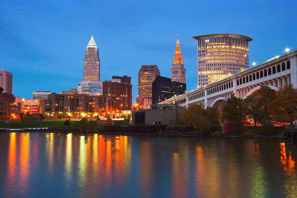 Trendy In Tremont, Cle Apartment Cleveland Ngoại thất bức ảnh